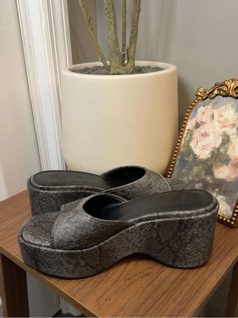 Urban Outfitters platform s500